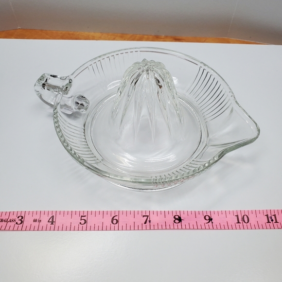 Homemade lemonade lemon squeeze dish - Picture 2 of 6